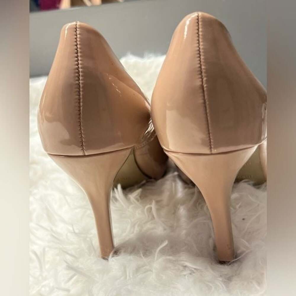 Madden Girl Beige Tan Nude Patent Leather Round Toe Heels 9M - Picture 7 of 13
